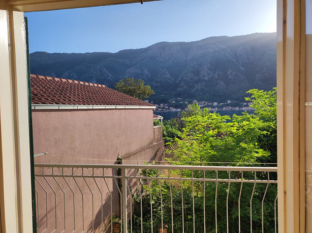House in Kotor for sale near the promenade and the coast